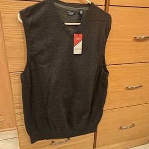 NWT Men's Large Charcoal Gray Sweater Vest